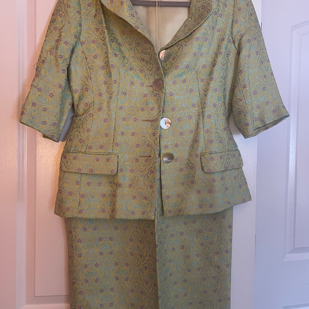 Designer - Picture 6 of 10